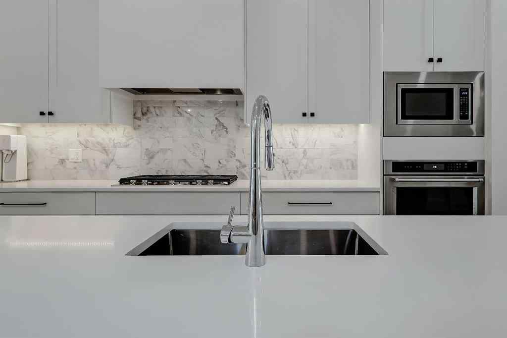 MLS® A2225092 - 3204 Kerrydale Road SW in Killarney/Glengarry Calgary, Residential