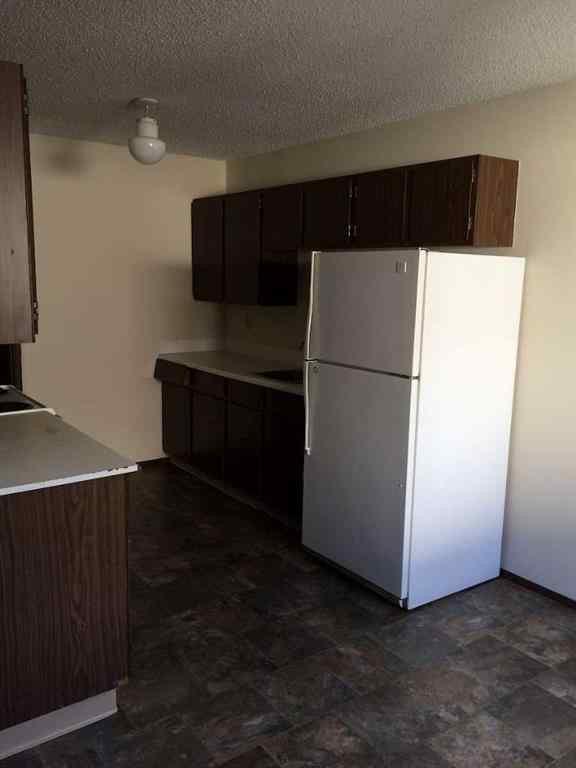 MLS® A2225168 - Unit #1-12 4607 73 Street NW in Bowness Calgary, Commercial