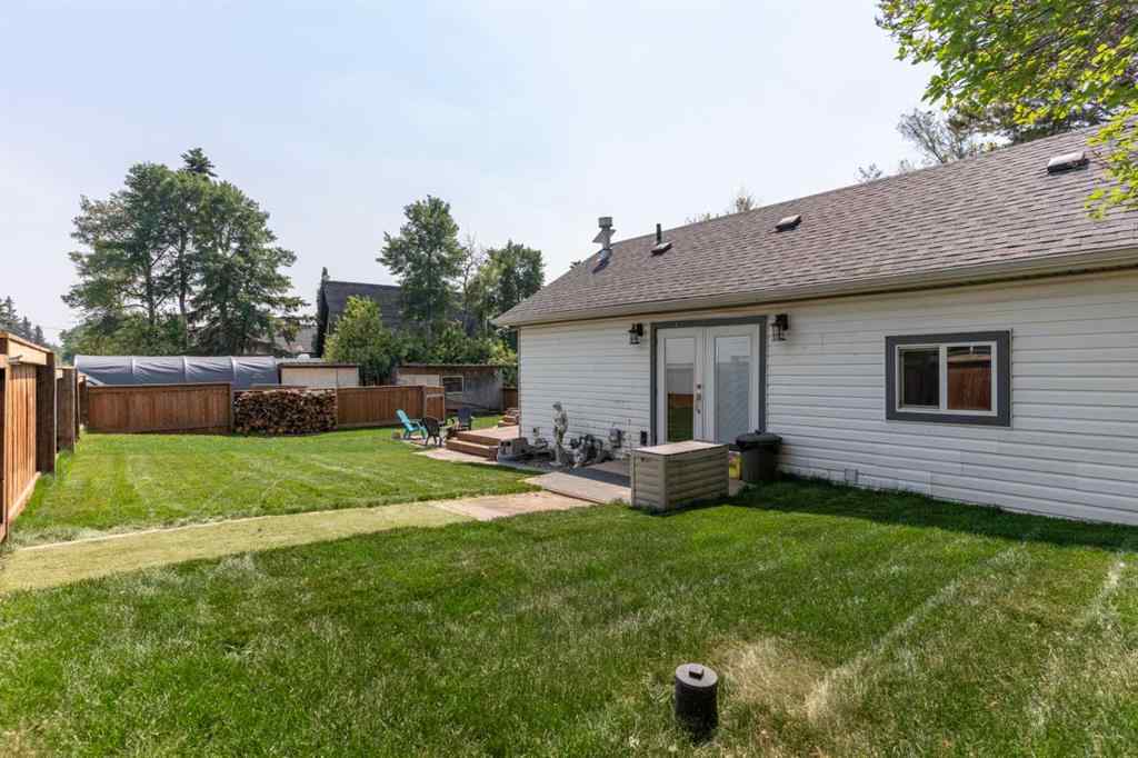 MLS® A2225197 - 211 Red Wing Crescent  in Tillicum Beach Tillicum Beach, Residential