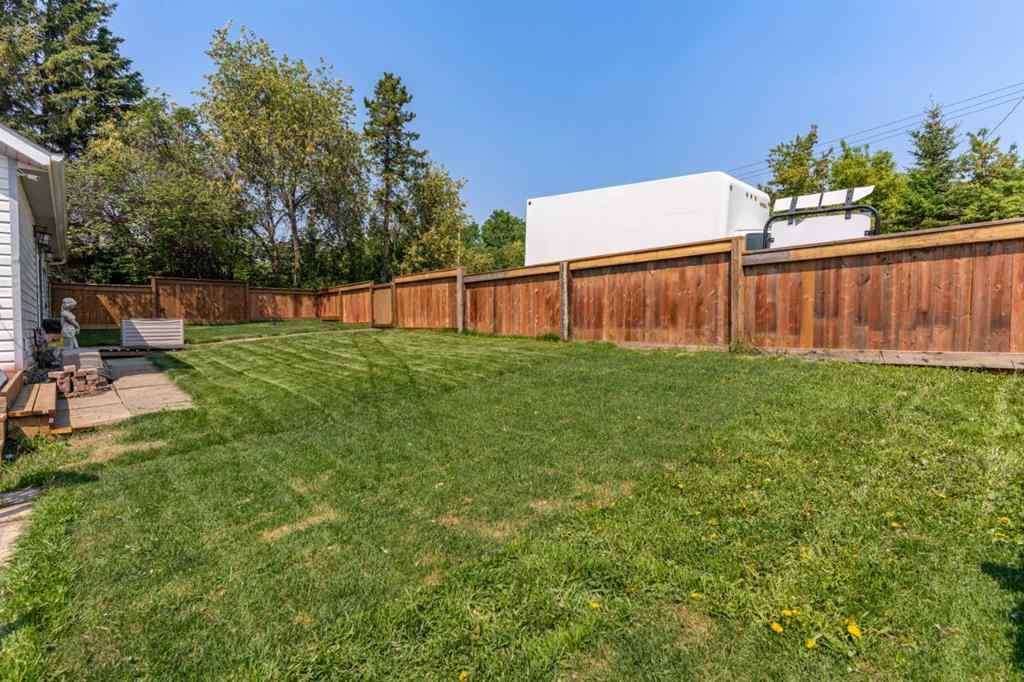 MLS® A2225197 - 211 Red Wing Crescent  in Tillicum Beach Tillicum Beach, Residential