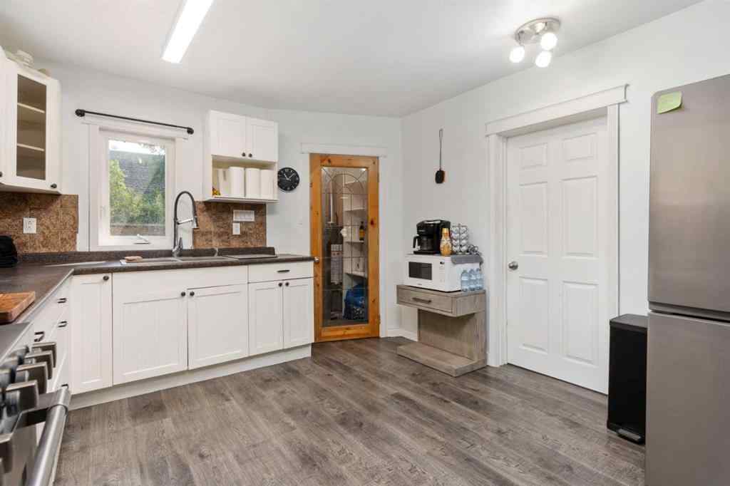 MLS® A2225197 - 211 Red Wing Crescent  in Tillicum Beach Tillicum Beach, Residential