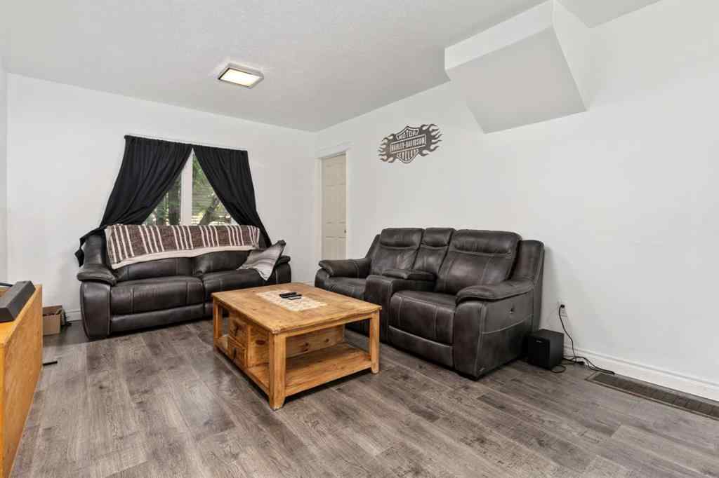 MLS® A2225197 - 211 Red Wing Crescent  in Tillicum Beach Tillicum Beach, Residential