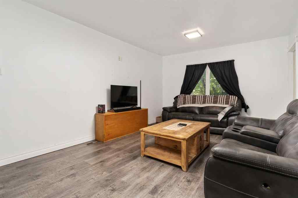 MLS® A2225197 - 211 Red Wing Crescent  in Tillicum Beach Tillicum Beach, Residential