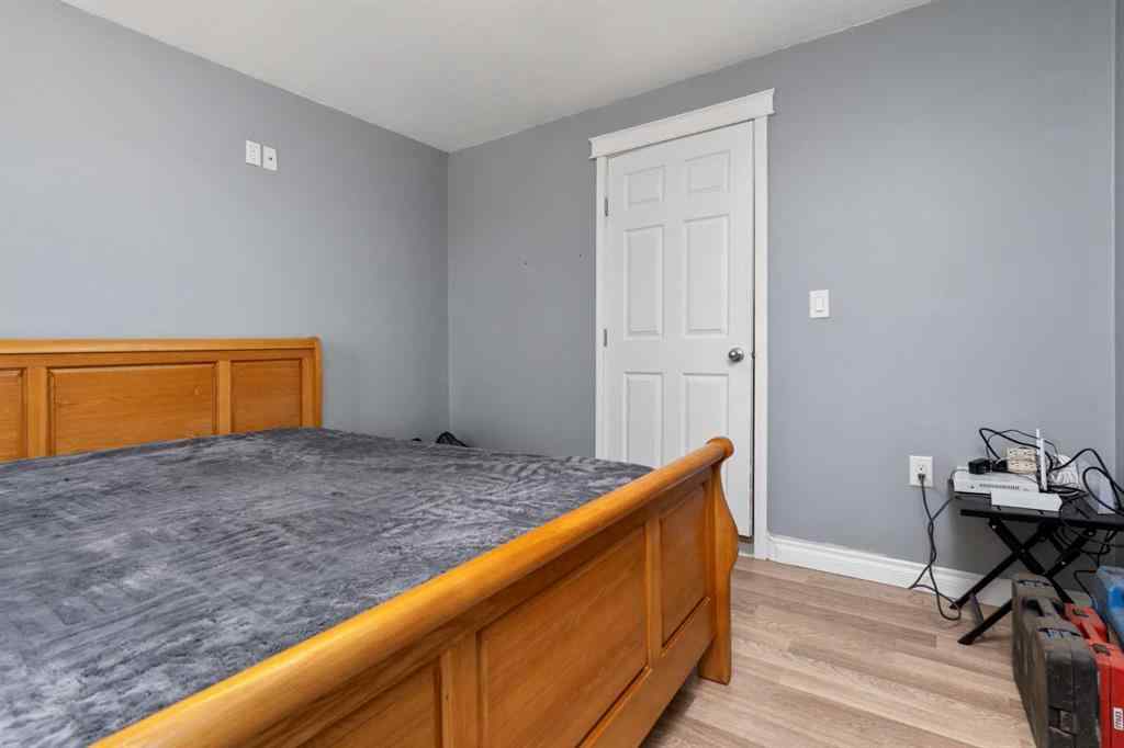 MLS® A2225197 - 211 Red Wing Crescent  in Tillicum Beach Tillicum Beach, Residential
