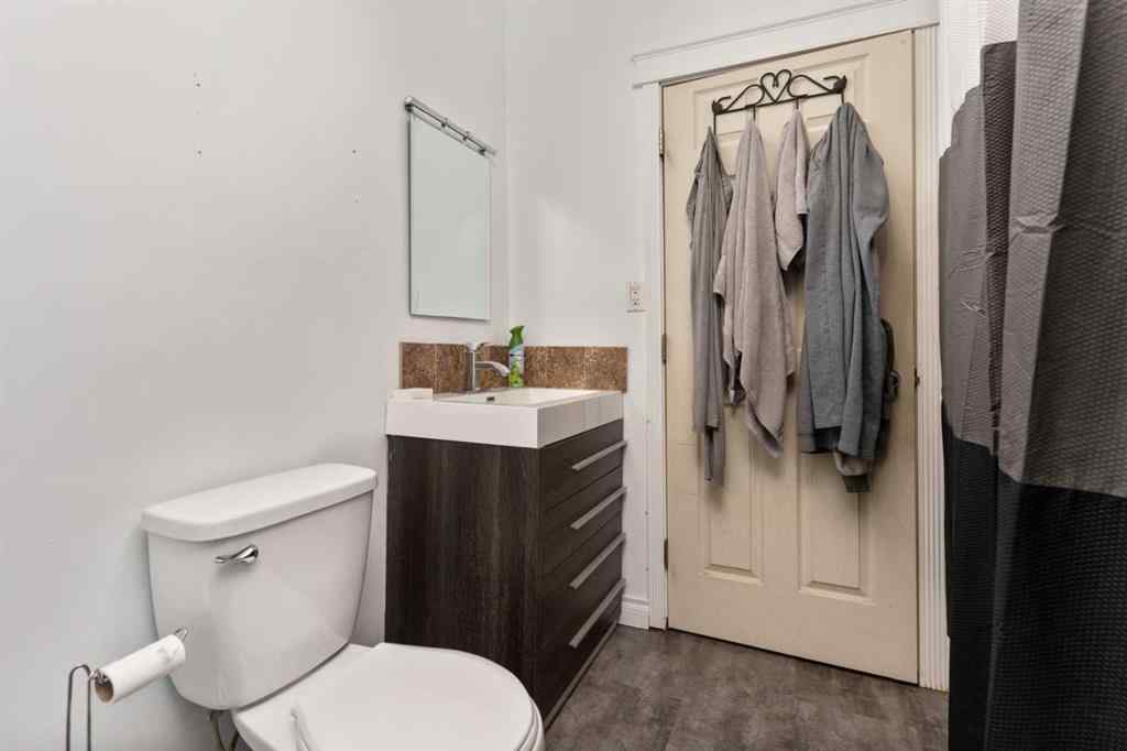MLS® A2225197 - 211 Red Wing Crescent  in Tillicum Beach Tillicum Beach, Residential