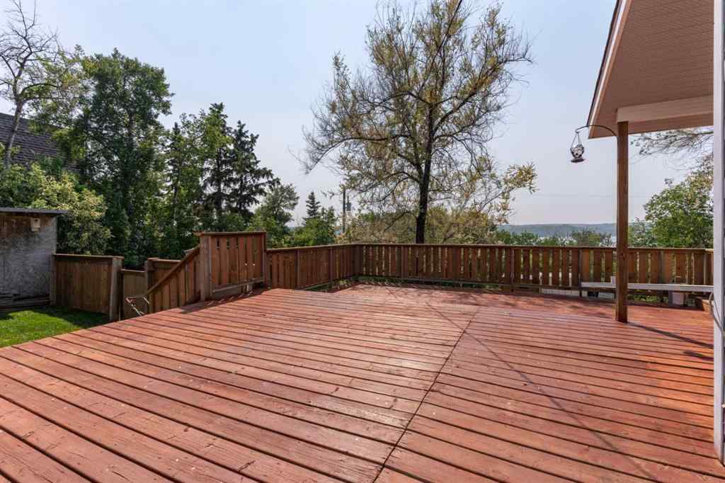 MLS® A2225197 - 211 Red Wing Crescent  in Tillicum Beach Tillicum Beach, Residential