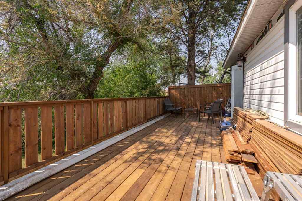 MLS® A2225197 - 211 Red Wing Crescent  in Tillicum Beach Tillicum Beach, Residential