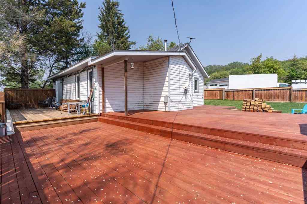 MLS® A2225197 - 211 Red Wing Crescent  in Tillicum Beach Tillicum Beach, Residential