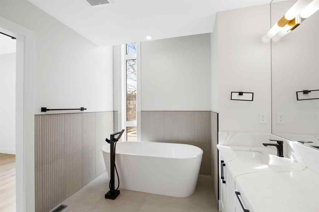 MLS® A2225242 - 520 34A Street NW in Parkdale Calgary, Residential