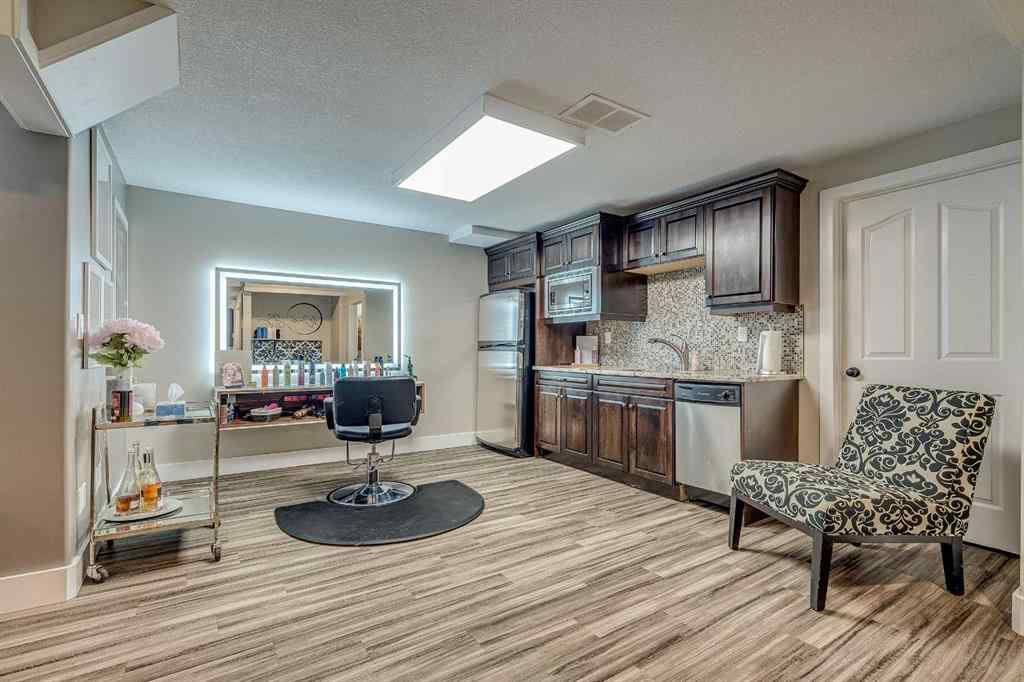 MLS® A2225268 - 4300 Memorial Trail  in Vista Sylvan Lake, Residential