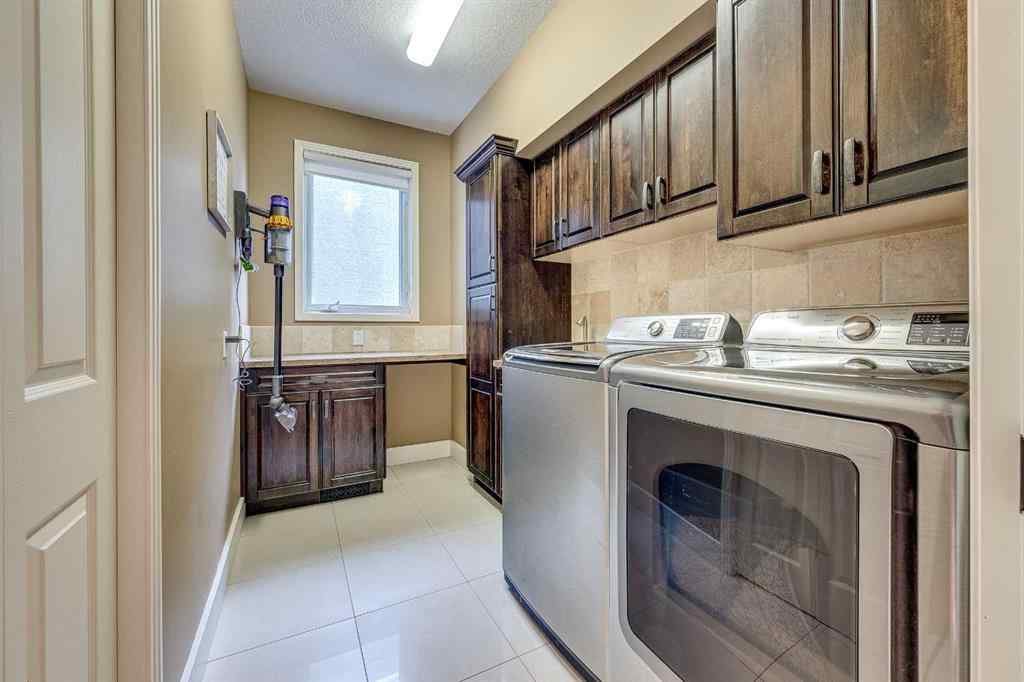 MLS® A2225268 - 4300 Memorial Trail  in Vista Sylvan Lake, Residential