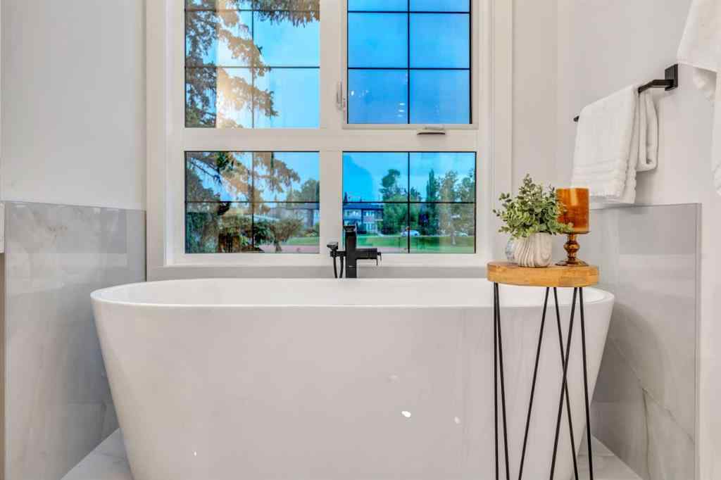 MLS® A2225377 - 2034 29 Street SW in Killarney/Glengarry Calgary, Residential