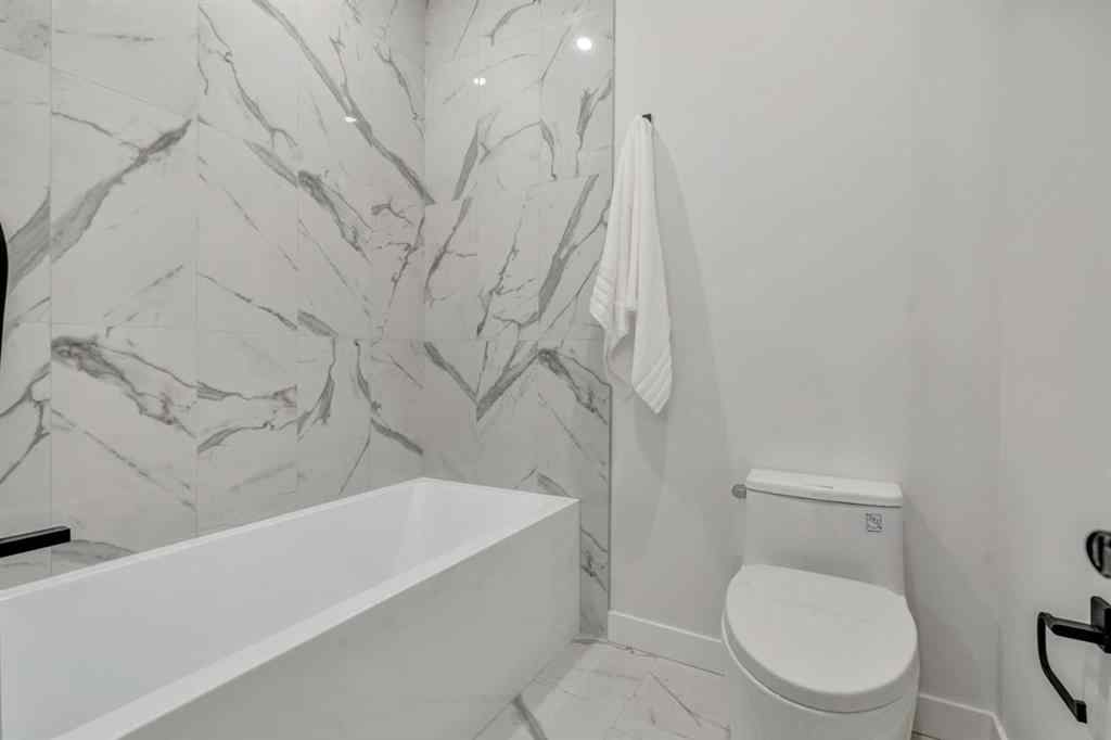 MLS® A2225377 - 2034 29 Street SW in Killarney/Glengarry Calgary, Residential
