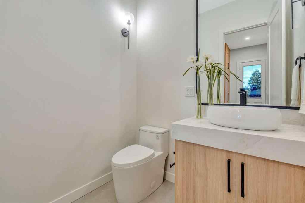 MLS® A2225377 - 2034 29 Street SW in Killarney/Glengarry Calgary, Residential
