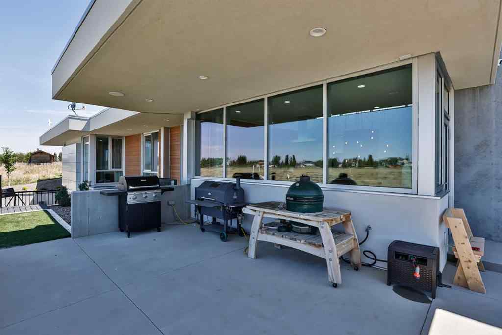 MLS® A2225401 - 403 Meadow Lark Drive  in NONE Rural Lethbridge County, Residential