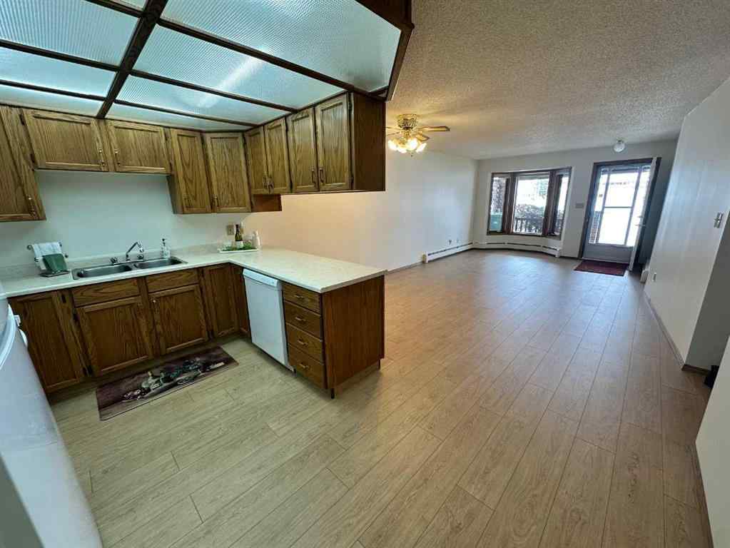 MLS® A2225410 - 4505 52 Street  in Central Ponoka Ponoka, Residential