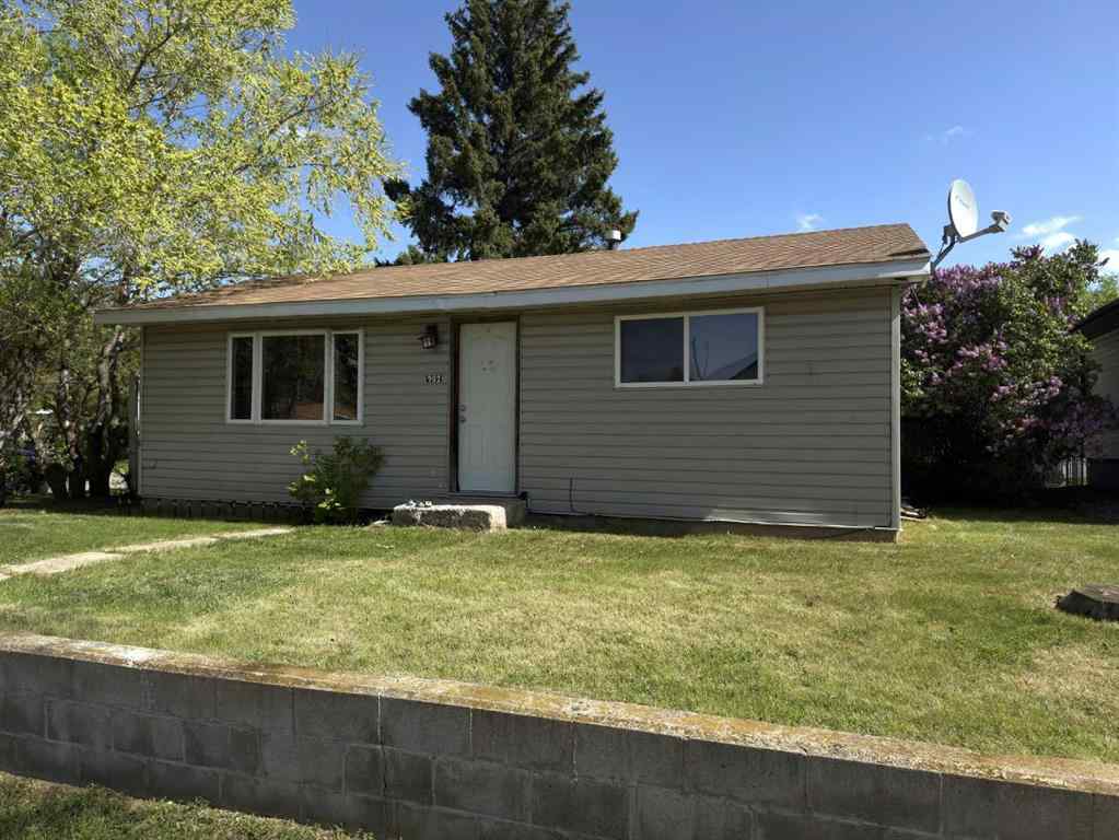 MLS® A2225448 - 902 7 Avenue  in Wainwright Wainwright, Residential