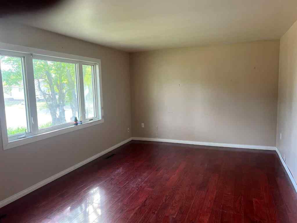 MLS® A2225448 - 902 7 Avenue  in Wainwright Wainwright, Residential