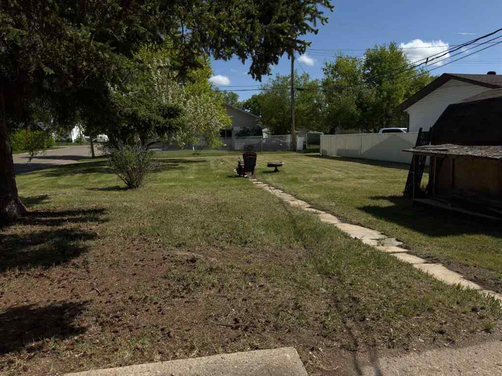 MLS® A2225448 - 902 7 Avenue  in Wainwright Wainwright, Residential
