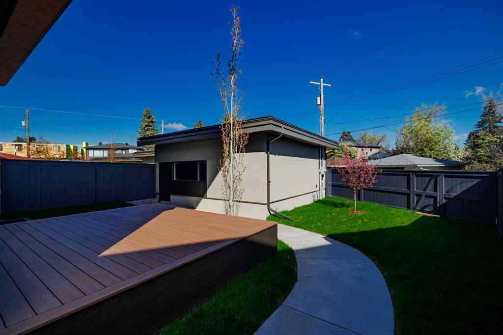 MLS® A2225473 - 3B Willow Crescent SW in Spruce Cliff Calgary, Residential
