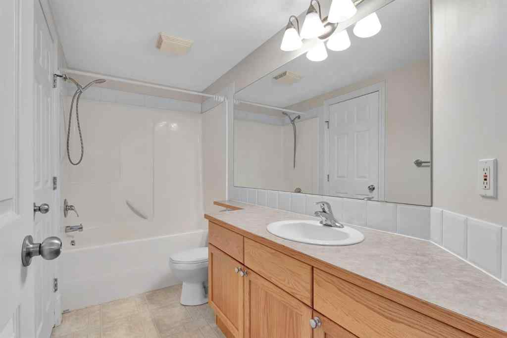MLS® A2225518 - Unit #206 417 3 Avenue NE in Crescent Heights Calgary, Residential