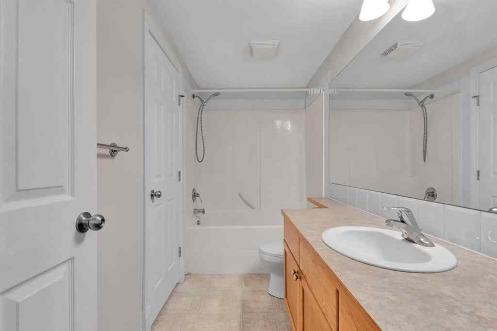 MLS® A2225518 - Unit #206 417 3 Avenue NE in Crescent Heights Calgary, Residential