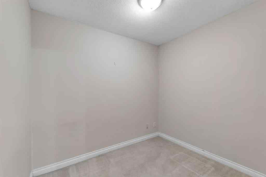 MLS® A2225518 - Unit #206 417 3 Avenue NE in Crescent Heights Calgary, Residential