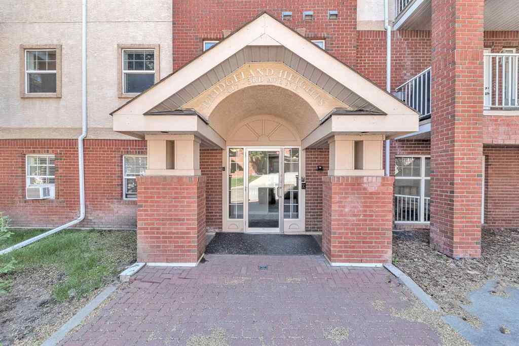 MLS® A2225518 - Unit #206 417 3 Avenue NE in Crescent Heights Calgary, Residential