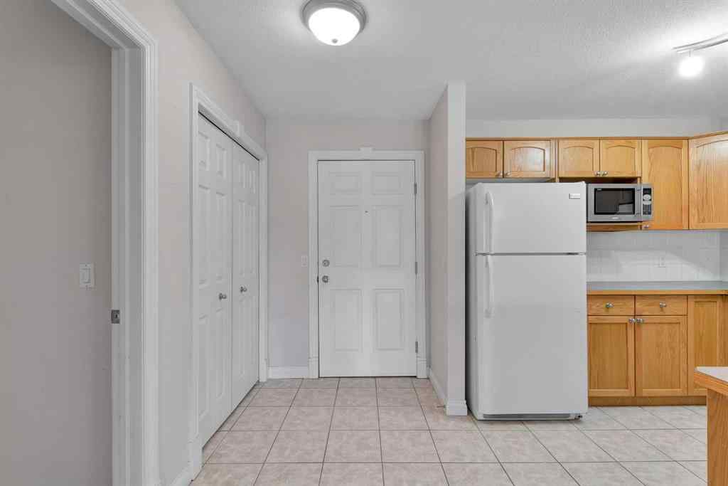 MLS® A2225518 - Unit #206 417 3 Avenue NE in Crescent Heights Calgary, Residential