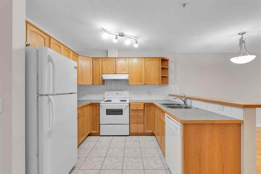 MLS® A2225518 - Unit #206 417 3 Avenue NE in Crescent Heights Calgary, Residential