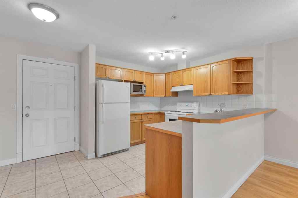 MLS® A2225518 - Unit #206 417 3 Avenue NE in Crescent Heights Calgary, Residential