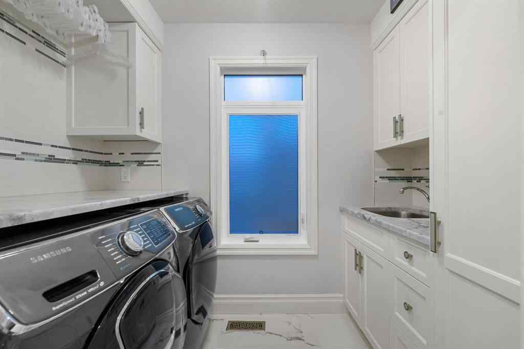 MLS® A2225520 - 922 5 Street NW in Sunnyside Calgary, Residential