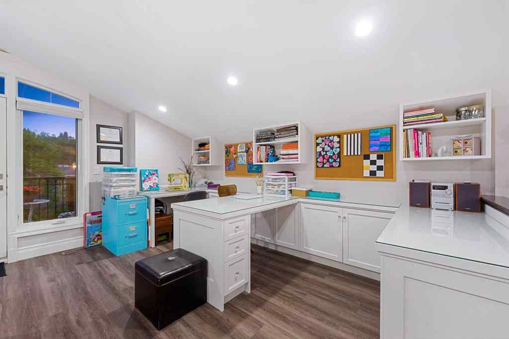 MLS® A2225520 - 922 5 Street NW in Sunnyside Calgary, Residential