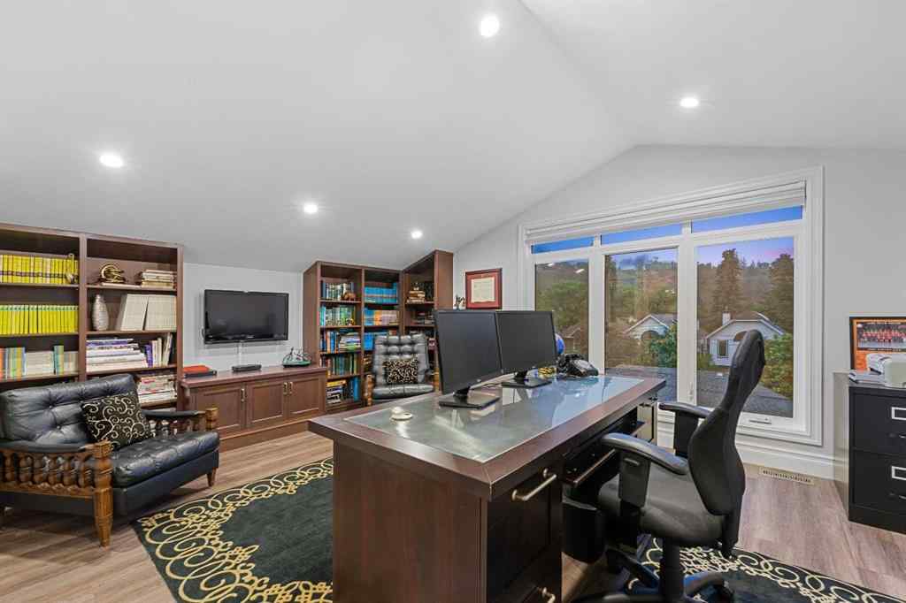 MLS® A2225520 - 922 5 Street NW in Sunnyside Calgary, Residential