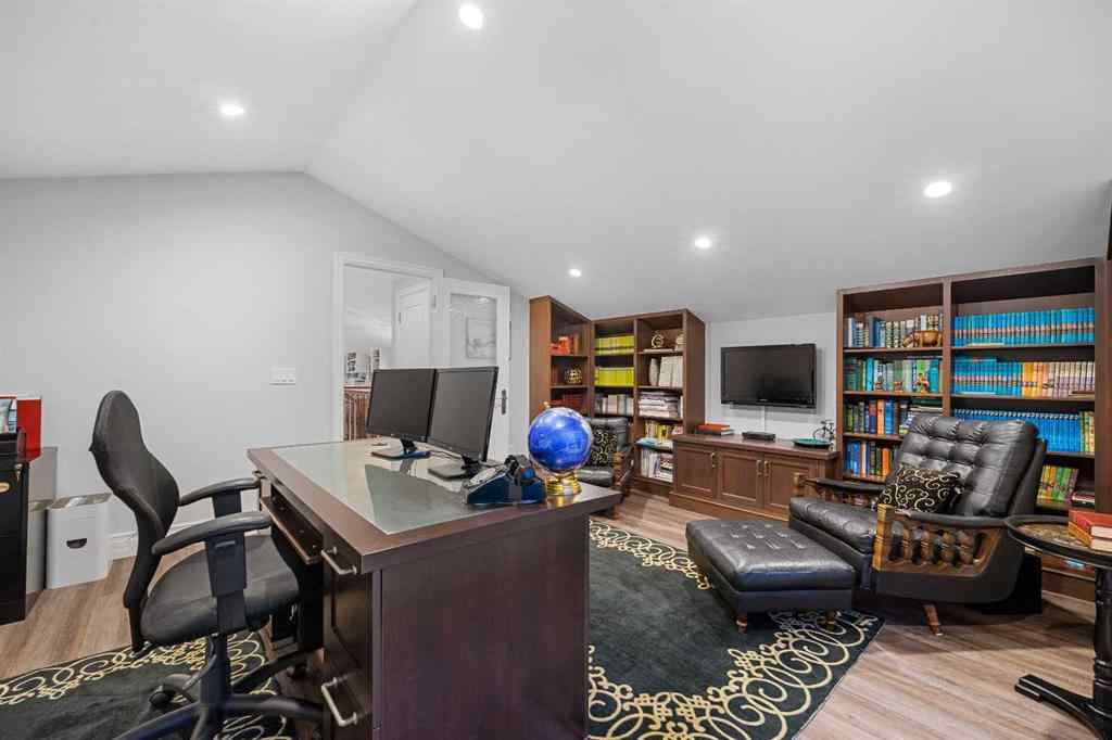 MLS® A2225520 - 922 5 Street NW in Sunnyside Calgary, Residential