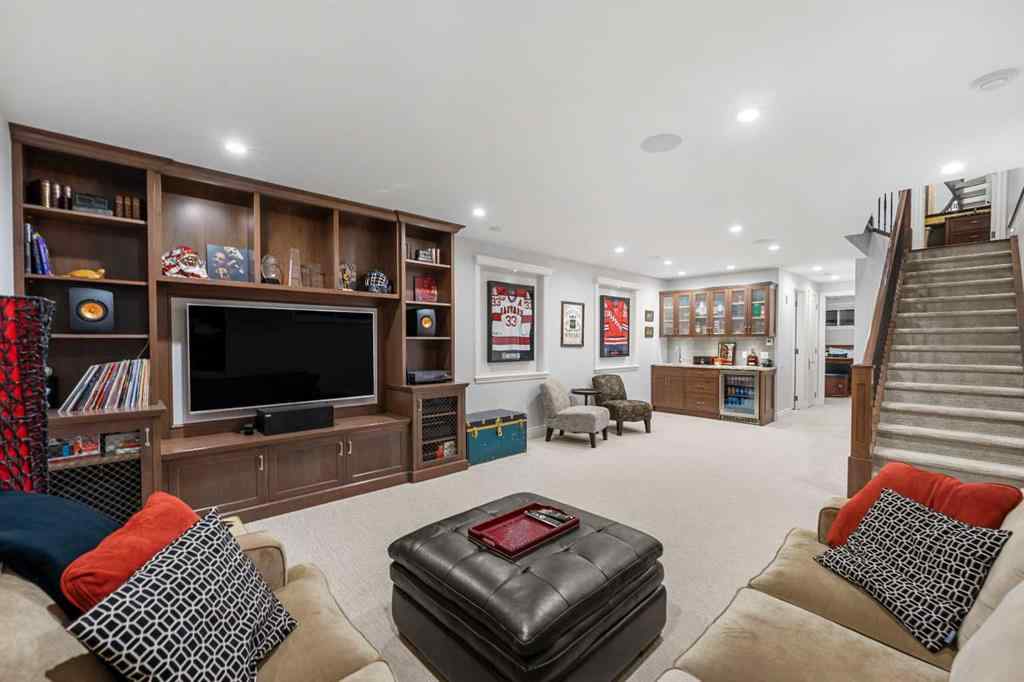 MLS® A2225520 - 922 5 Street NW in Sunnyside Calgary, Residential
