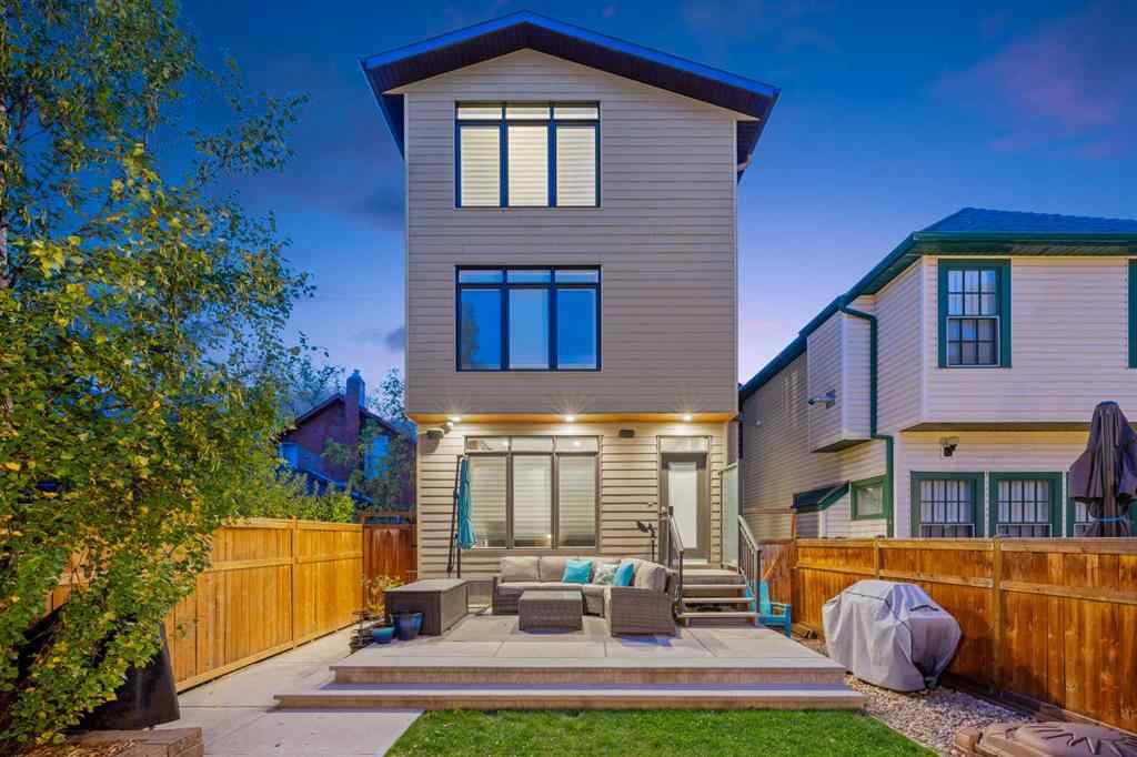 MLS® A2225520 - 922 5 Street NW in Sunnyside Calgary, Residential