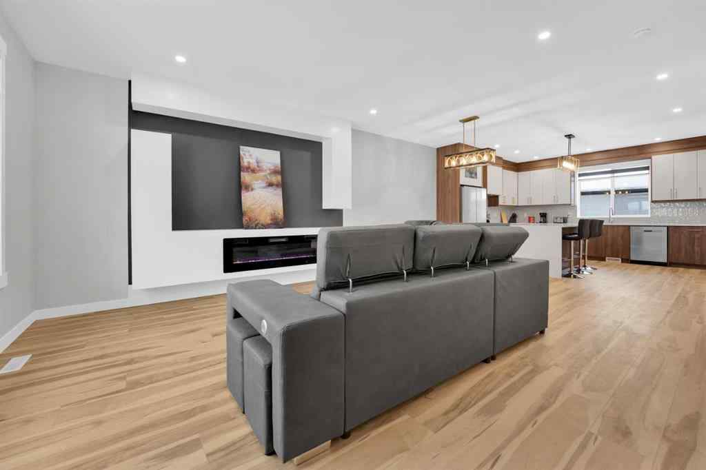 MLS® A2225521 - 216 99 Avenue SE in Willow Park Calgary, Residential