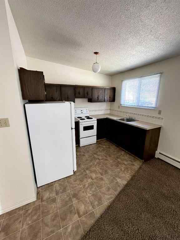 MLS® A2225540 - 1241 5 Avenue NW in Hillhurst Calgary, Commercial