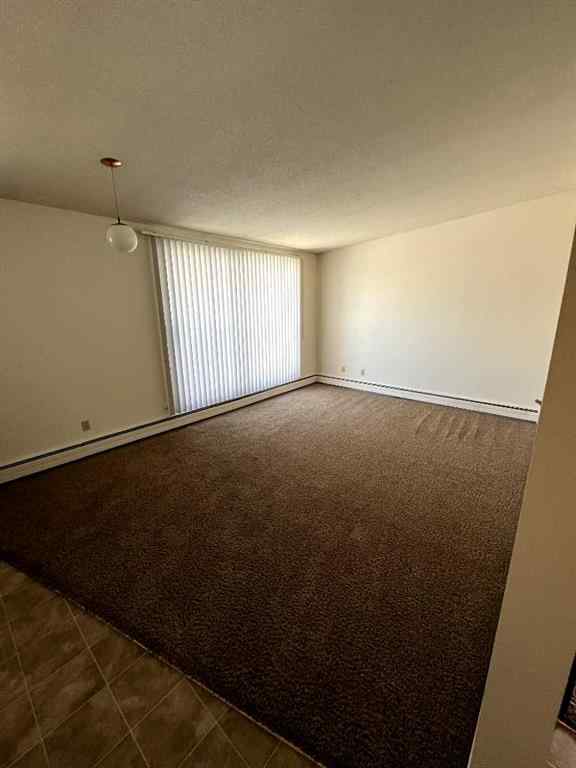 MLS® A2225540 - 1241 5 Avenue NW in Hillhurst Calgary, Commercial