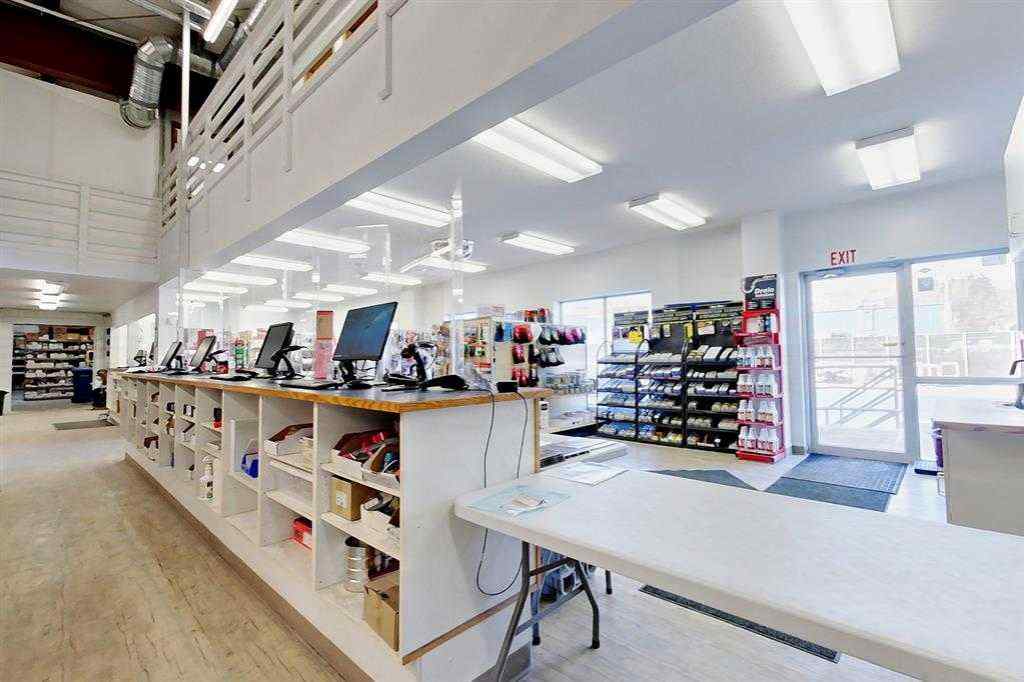 MLS® A2225576 - 4620 62 Street  in Riverside Light Industrial Park Red Deer, Commercial