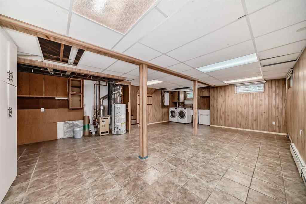 MLS® A2225727 - 36 Hooke Road SW in Haysboro Calgary, Residential