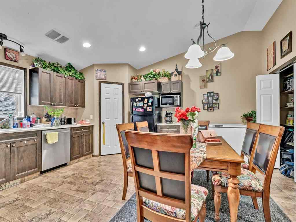 MLS® A2225787 - Unit #1 & 2 943 Ross Street SE in River Flats Medicine Hat, Multi-Family