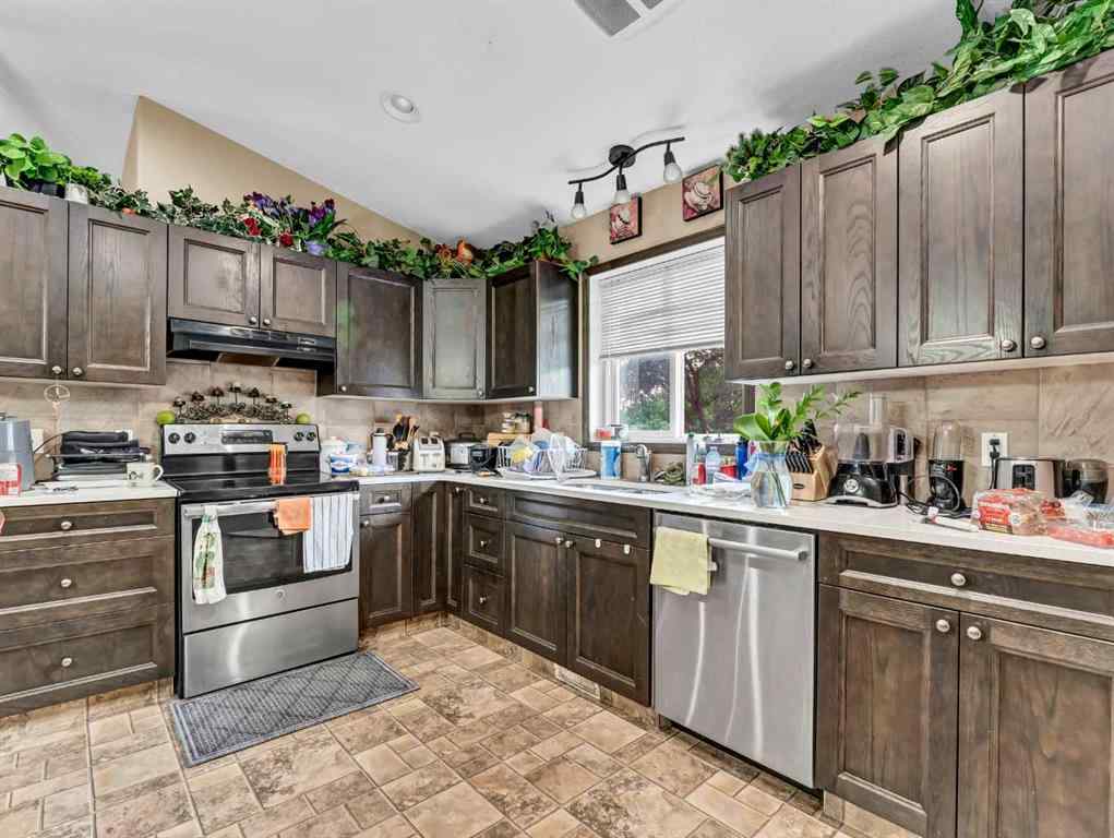 MLS® A2225787 - Unit #1 & 2 943 Ross Street SE in River Flats Medicine Hat, Multi-Family