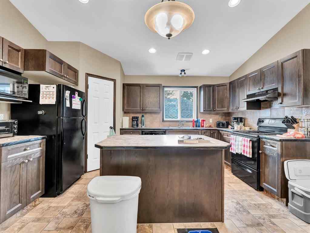 MLS® A2225787 - Unit #1 & 2 943 Ross Street SE in River Flats Medicine Hat, Multi-Family