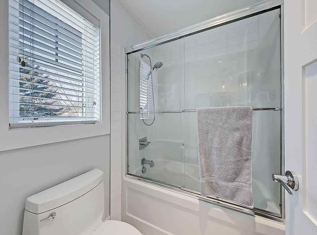MLS® A2225854 - 14 Rosetree Road NW in Rosemont Calgary, Residential