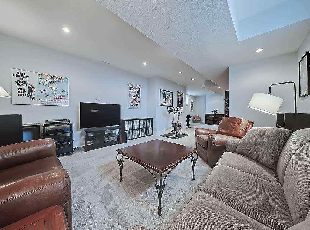 MLS® A2225854 - 14 Rosetree Road NW in Rosemont Calgary, Residential
