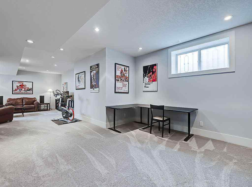 MLS® A2225854 - 14 Rosetree Road NW in Rosemont Calgary, Residential
