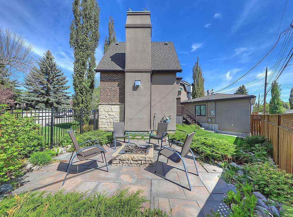 MLS® A2225854 - 14 Rosetree Road NW in Rosemont Calgary, Residential