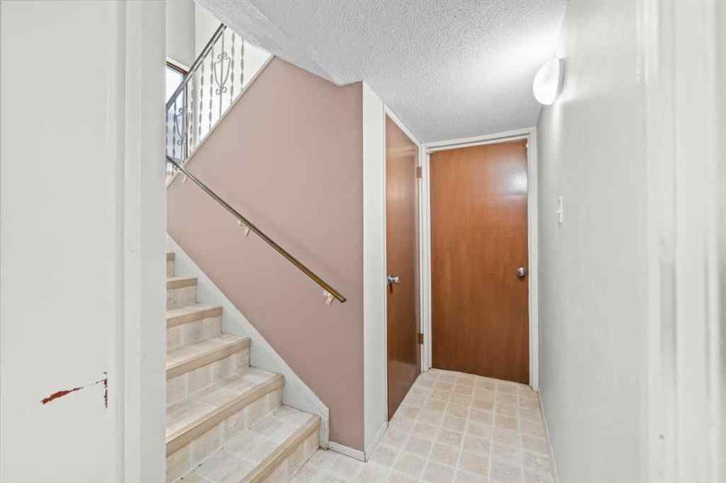 MLS® A2225893 - 7827 Hunterquay Road NW in Huntington Hills Calgary, Residential